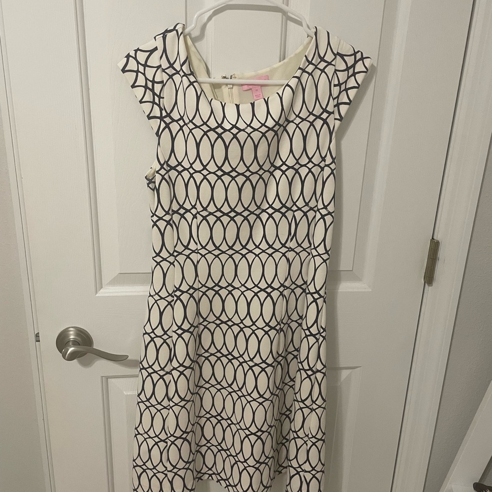 Lilly Pulitzer Dress. Navy and cream patterned. Size: Medium